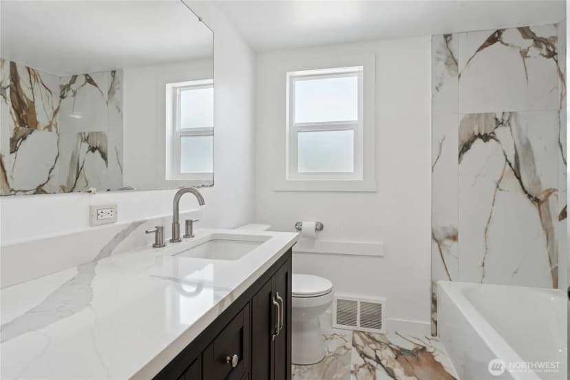 Property photo for 2117 S Ash Street, Tacoma photo 12