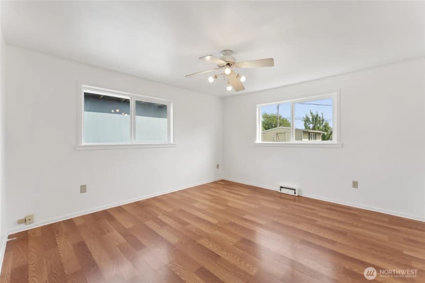 Property photo for 2117 S Ash Street, Tacoma photo 9