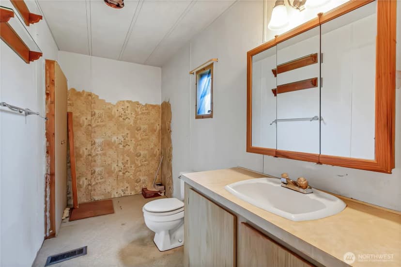 Property photo for 2071 E Johns Prairie Road, Shelton photo 10