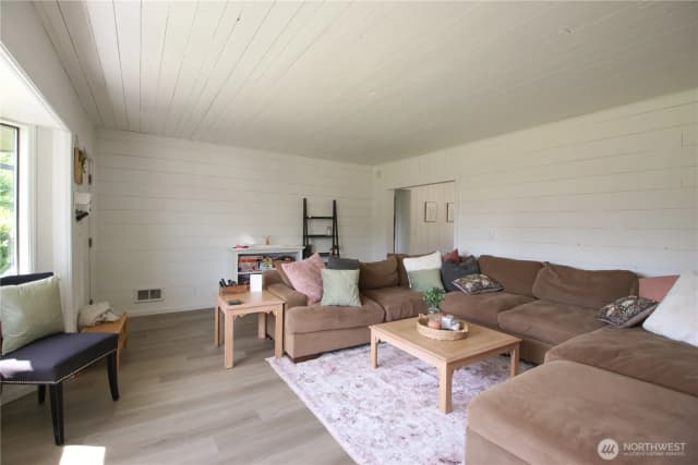 Property photo for 251 N 2nd Street N, Buckley photo 5