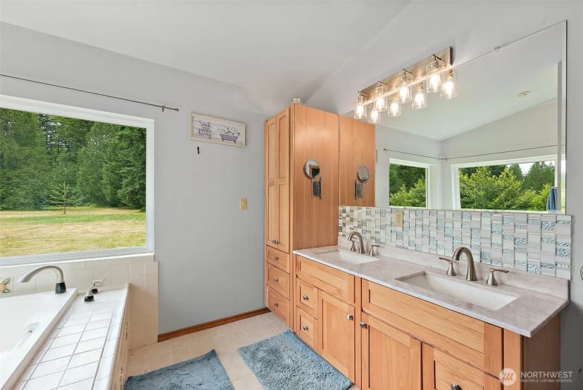 Property photo for 33320 27th Avenue E, Roy photo 16