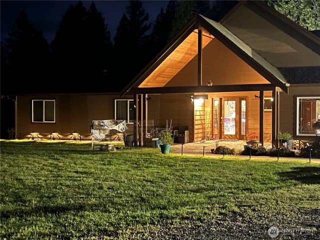 Property photo for 33320 27th Avenue E, Roy