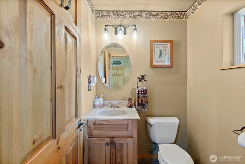 Property photo for 33320 27th Avenue E, Roy photo 12