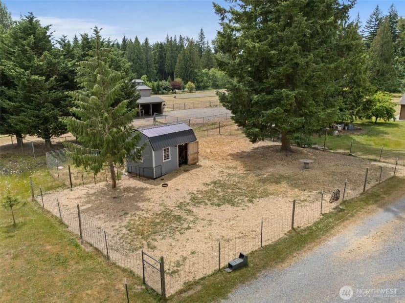 Property photo for 33320 27th Avenue E, Roy photo 33