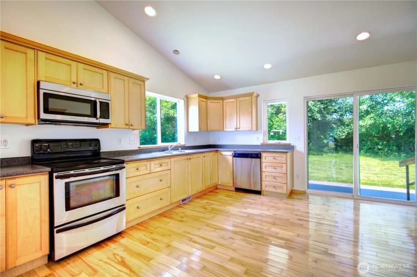 Property photo for 8391 Richmond Park Road, Birch Bay photo 15
