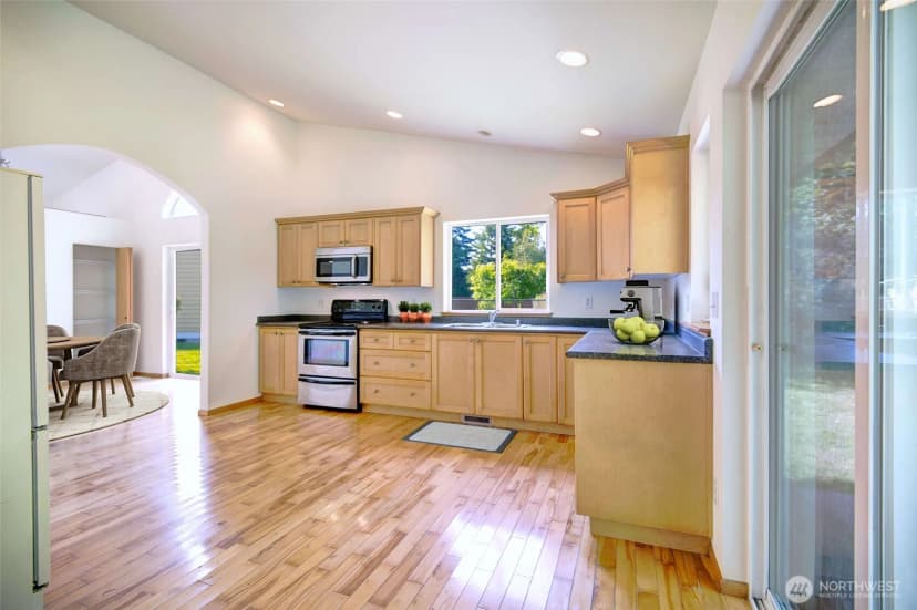 Property photo for 8391 Richmond Park Road, Birch Bay photo 14