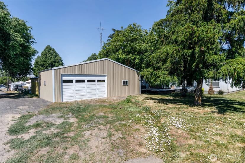Property photo for 212 S 3rd Street, Almira photo 2