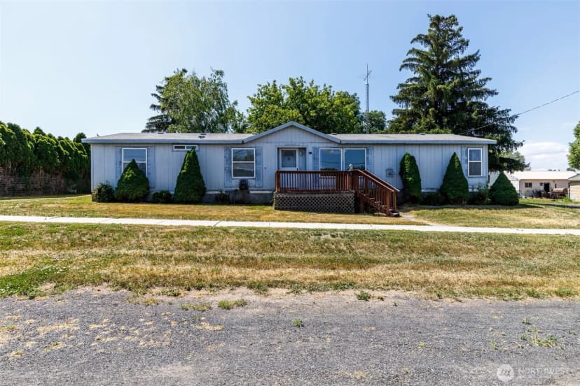 Property photo for 212 S 3rd Street, Almira