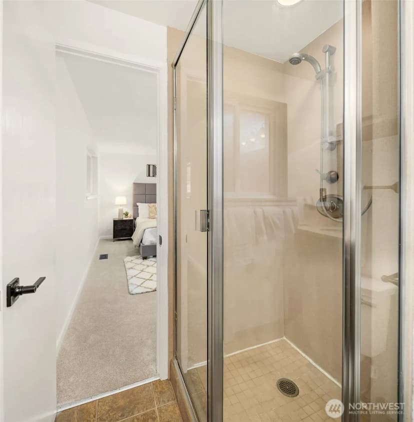 Property photo for 475 Mt Hood Drive Sw, Issaquah photo 19