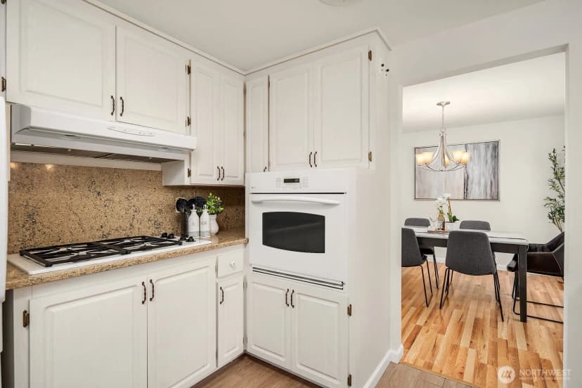 Property photo for 475 Mt Hood Drive Sw, Issaquah photo 8