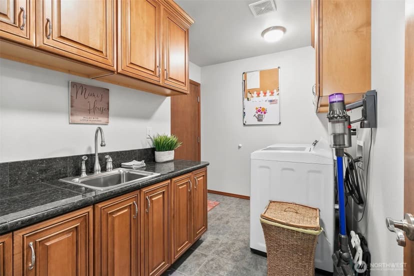 Property photo for 11206 83rd Avenue Sw, Lakewood photo 22