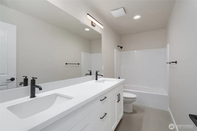 Property photo for 2414 Sw Ridgeway Drive, Oak Harbor photo 7