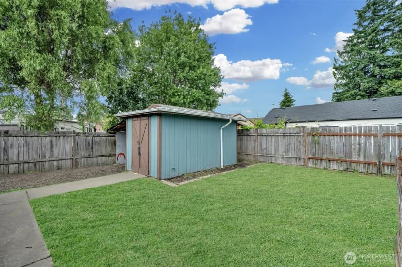 Property photo for 120 E Mason Avenue, Buckley photo 29