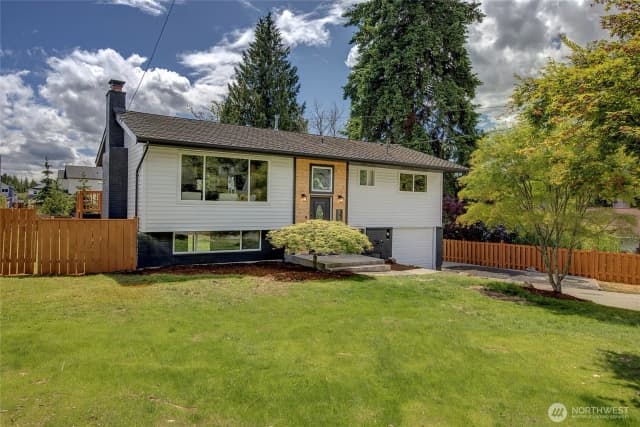 Property photo for 320 178th Place Sw, Bothell