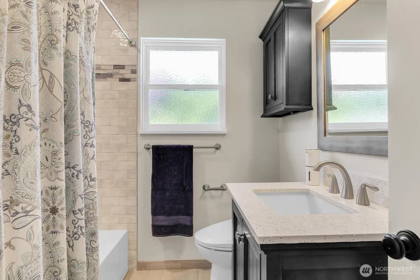 Property photo for 11729 Phinney Avenue N, Seattle photo 10
