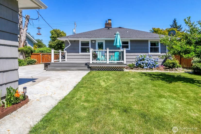 Property photo for 11729 Phinney Avenue N, Seattle photo 25
