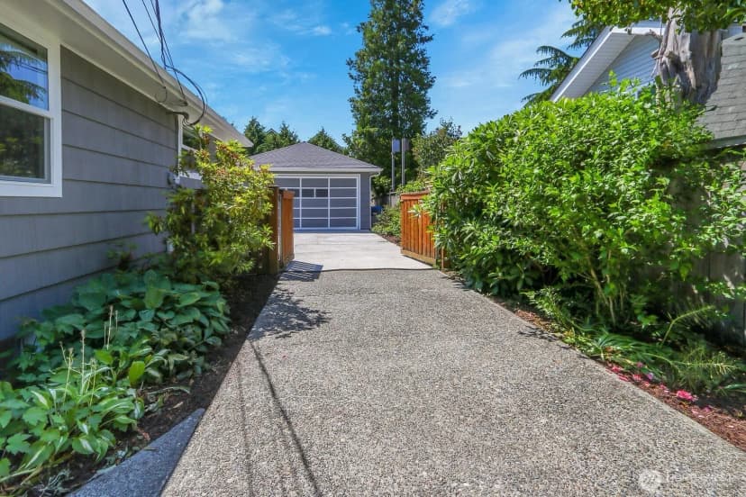 Property photo for 11729 Phinney Avenue N, Seattle photo 24