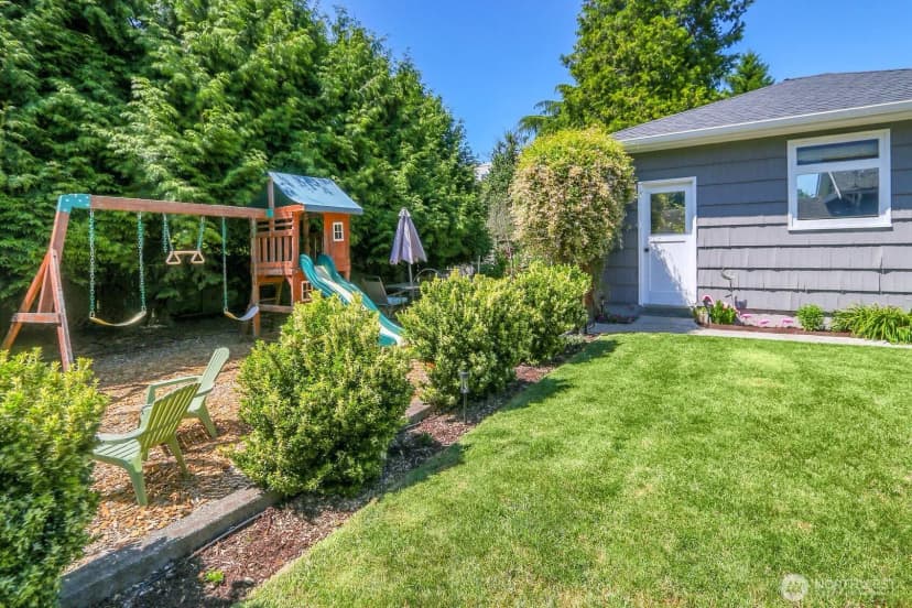Property photo for 11729 Phinney Avenue N, Seattle photo 26