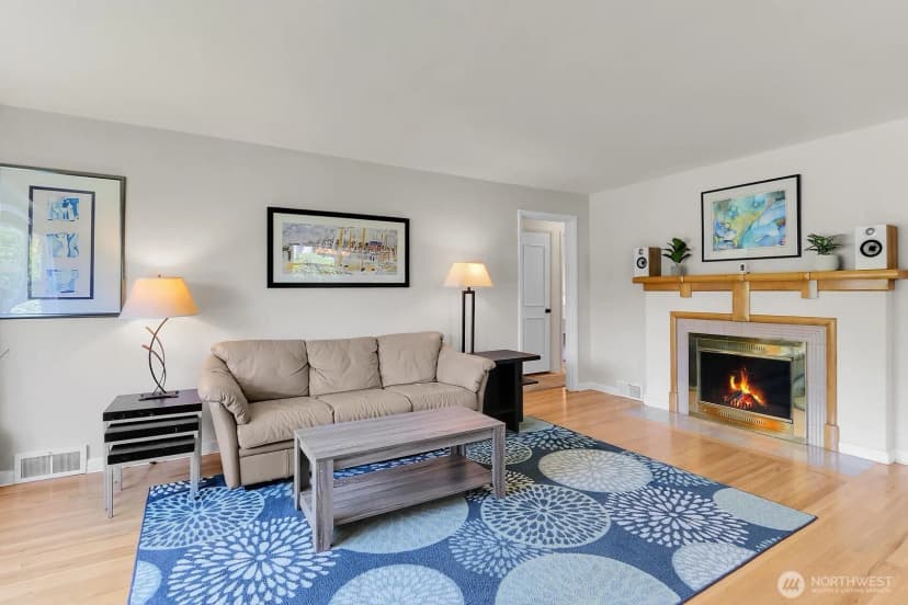 Property photo for 11729 Phinney Avenue N, Seattle photo 3