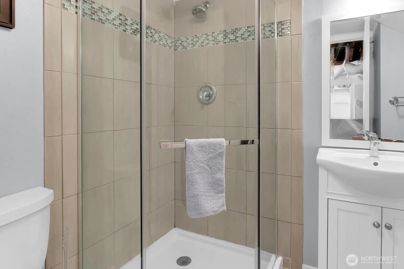 Property photo for 11729 Phinney Avenue N, Seattle photo 18