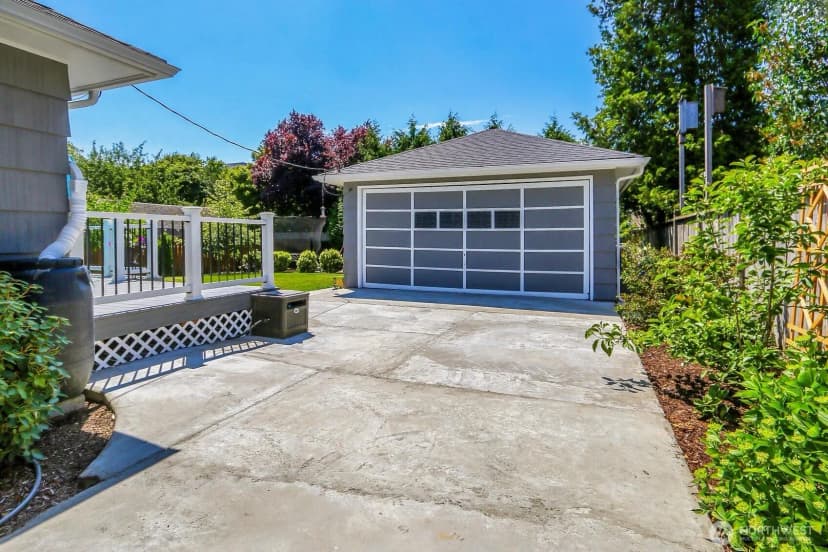 Property photo for 11729 Phinney Avenue N, Seattle photo 21
