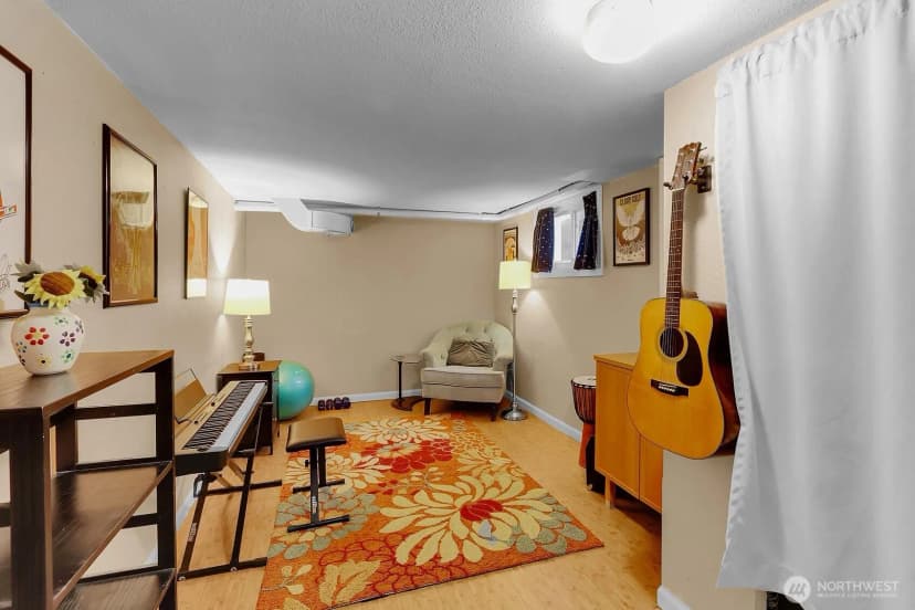Property photo for 11729 Phinney Avenue N, Seattle photo 13