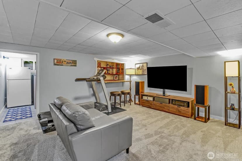 Property photo for 11729 Phinney Avenue N, Seattle photo 15