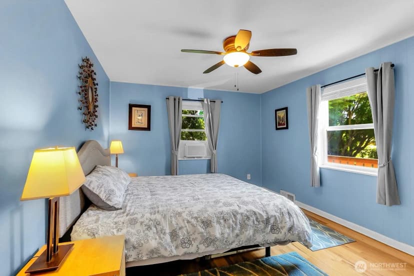 Property photo for 11729 Phinney Avenue N, Seattle photo 8