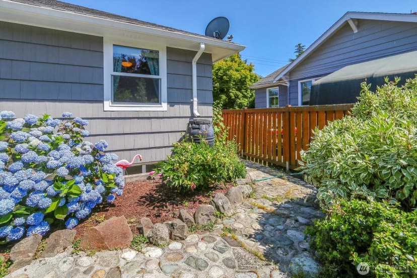Property photo for 11729 Phinney Avenue N, Seattle photo 29