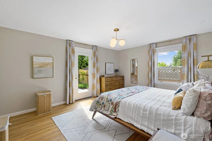 Property photo for 1604 28th Avenue W, Seattle photo 17