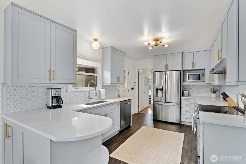 Property photo for 1604 28th Avenue W, Seattle photo 13