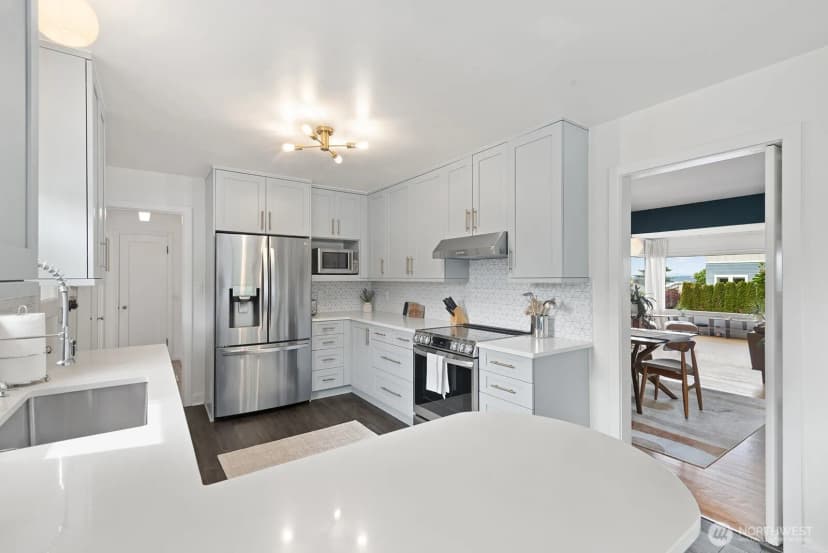 Property photo for 1604 28th Avenue W, Seattle photo 15