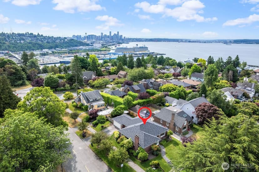 Property photo for 1604 28th Avenue W, Seattle photo 2