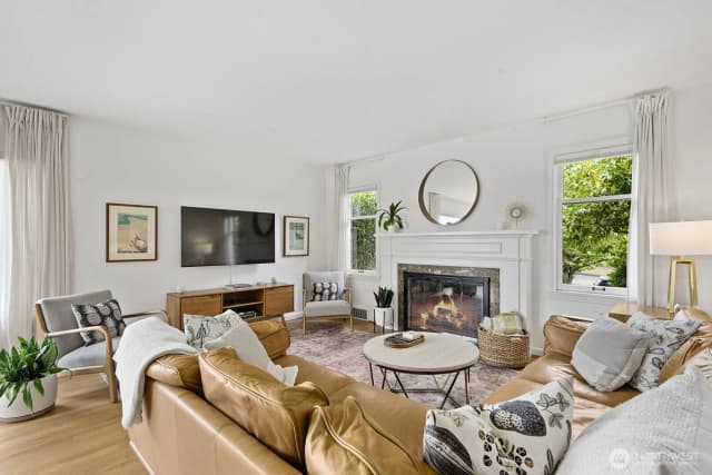 Property photo for 1604 28th Avenue W, Seattle photo 5
