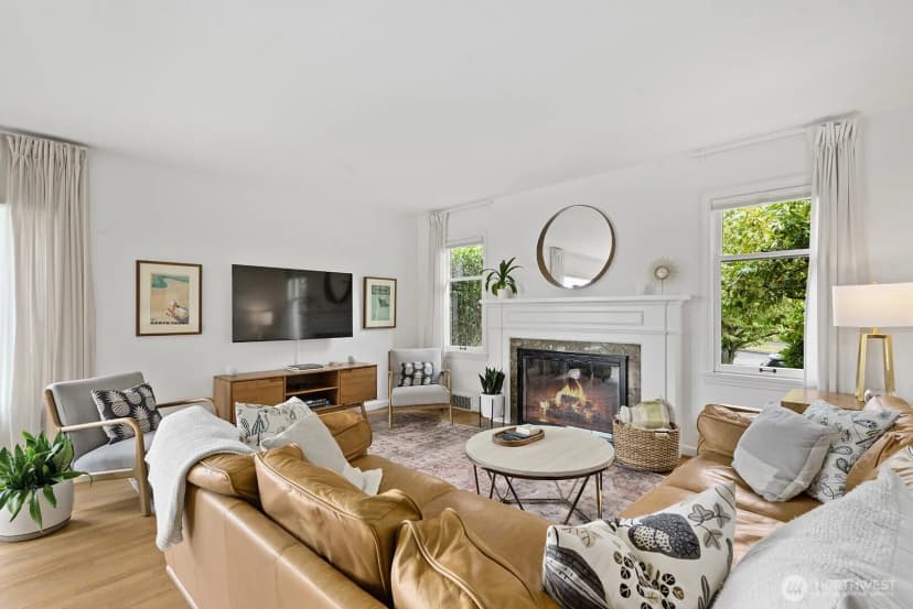 Property photo for 1604 28th Avenue W, Seattle photo 5