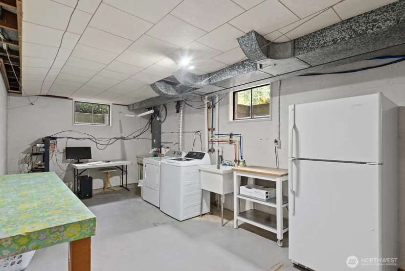 Property photo for 1604 28th Avenue W, Seattle photo 30