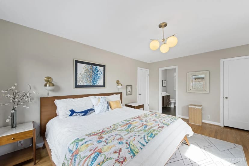 Property photo for 1604 28th Avenue W, Seattle photo 18
