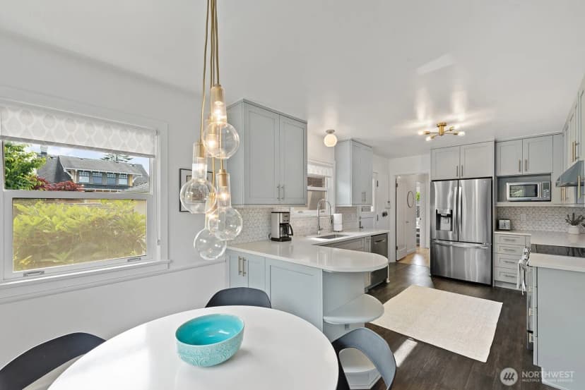 Property photo for 1604 28th Avenue W, Seattle photo 16