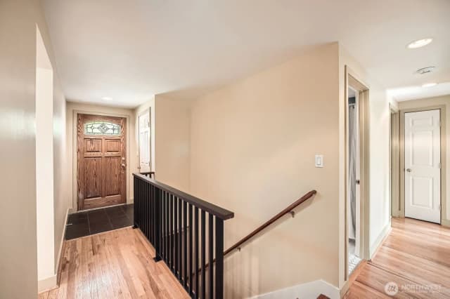 Property photo for 11251 28th Avenue Sw, Seattle photo 4