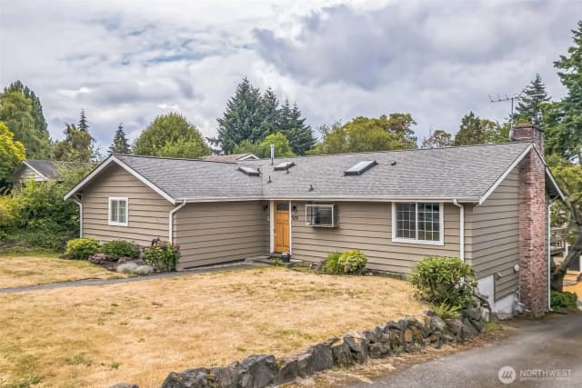 Property photo for 11251 28th Avenue Sw, Seattle photo 2