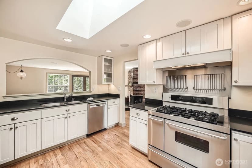 Property photo for 11251 28th Avenue Sw, Seattle photo 9