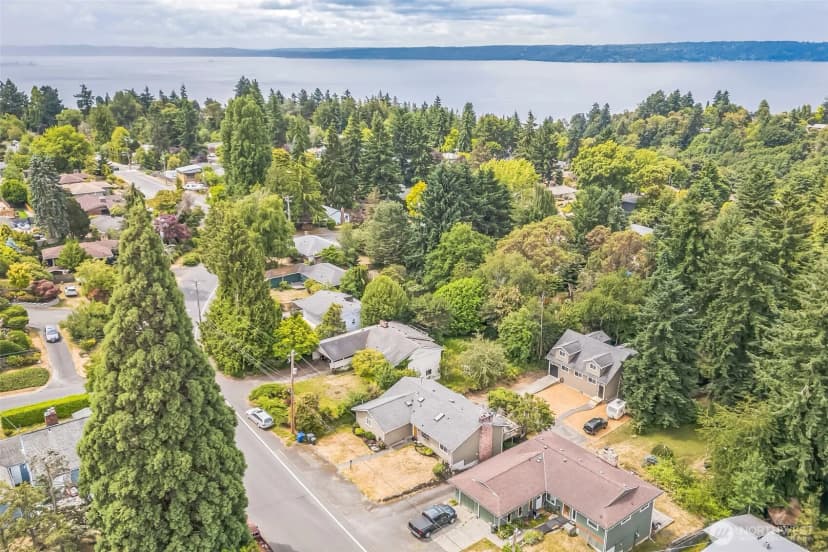 Property photo for 11251 28th Avenue Sw, Seattle photo 38