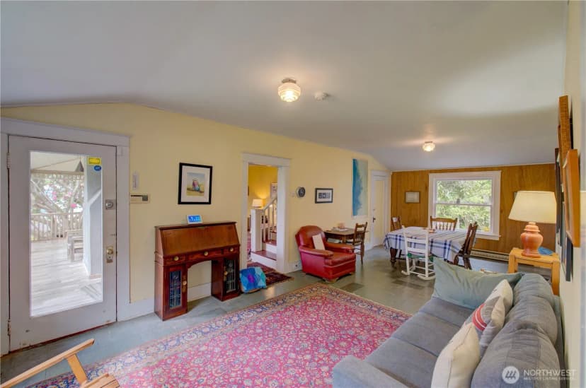 Property photo for 209 3rd Street Se, Long Beach photo 8