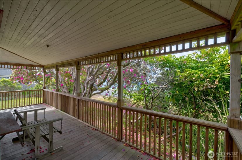 Property photo for 209 3rd Street Se, Long Beach photo 27