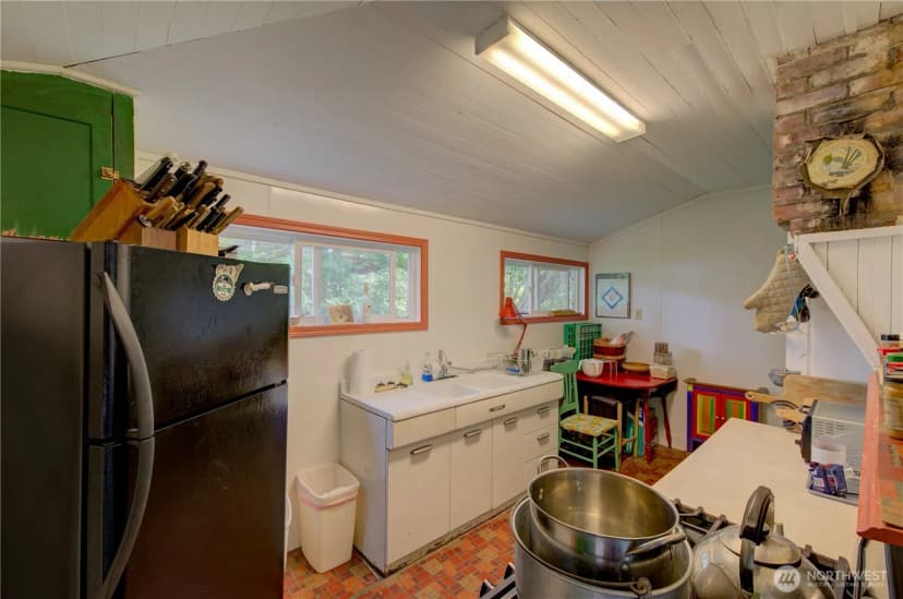 Property photo for 209 3rd Street Se, Long Beach photo 6