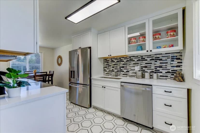 Property photo for 13305 6th Avenue Sw, Burien photo 8