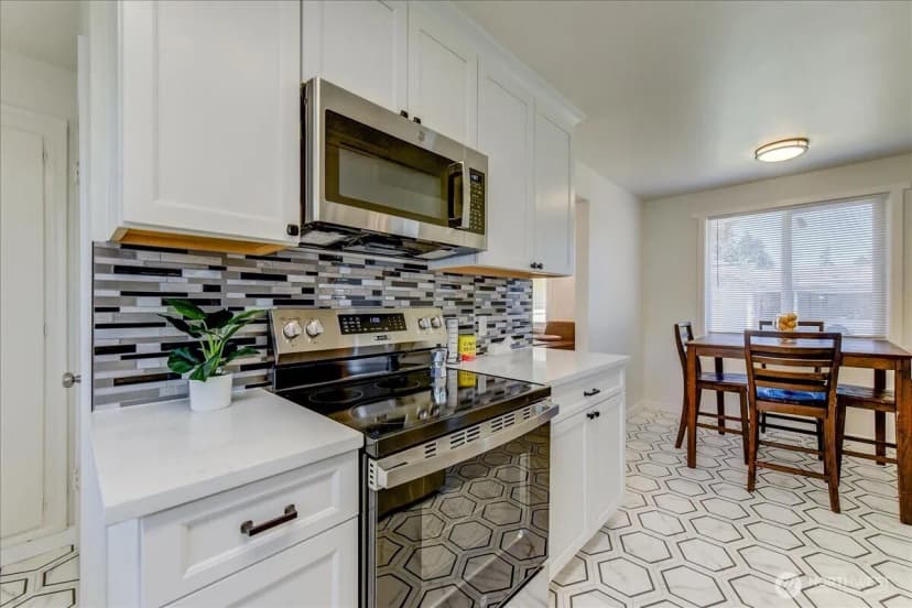 Property photo for 13305 6th Avenue Sw, Burien photo 9