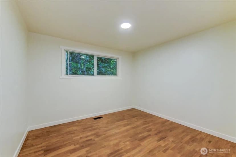 Property photo for 13305 6th Avenue Sw, Burien photo 18