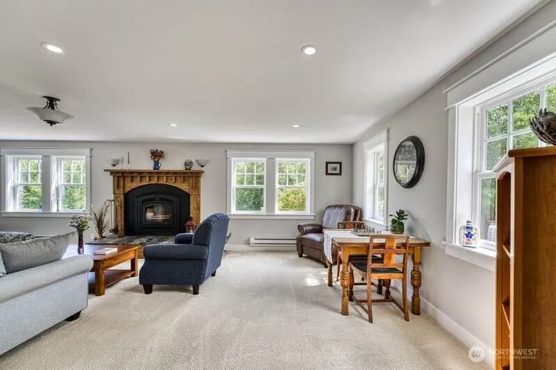 Property photo for 7021 Beach Drive E, Port Orchard photo 14