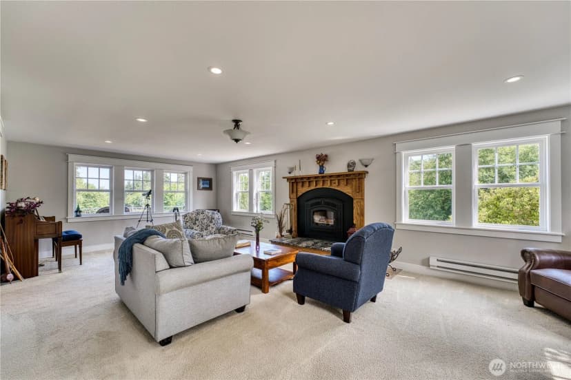 Property photo for 7021 Beach Drive E, Port Orchard photo 12